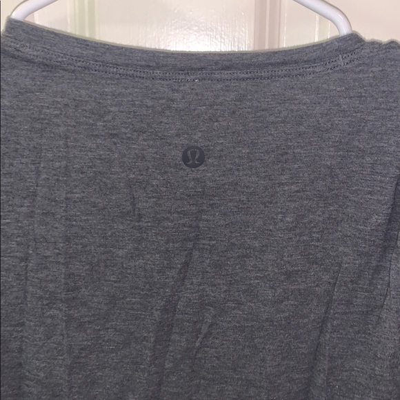 Lululemon top size 6-8 - Picture 2 of 2
